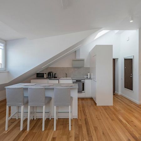 White 1 Bd Old Town Apartment By Hostlovers Kaunas Exterior photo